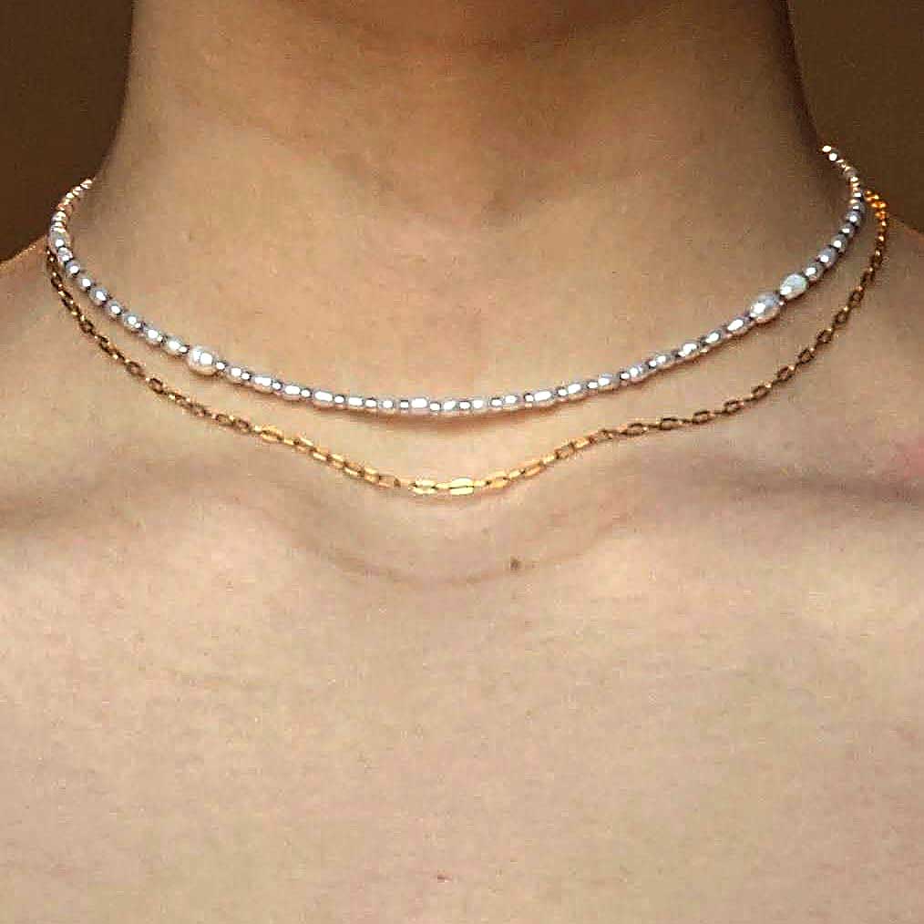 Neck with chains